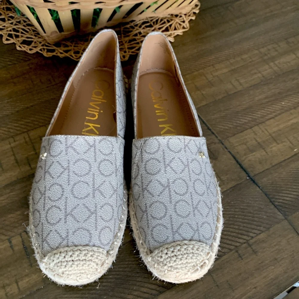 Calvin Klein Tan Beige Espadrilles 9.5 Slip-On Flats NWOT shoes‎ KCpopular T
